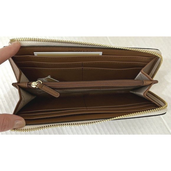 New Michael Kors Jet Set Travel Large Logo Quarter-Zip wallet Vanilla - Picture 4 of 5